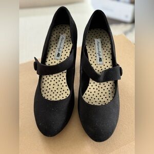 American Eagle heels - BRAND NEW - never worn - size 10
